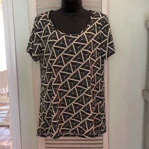 Lula roe shirt size M